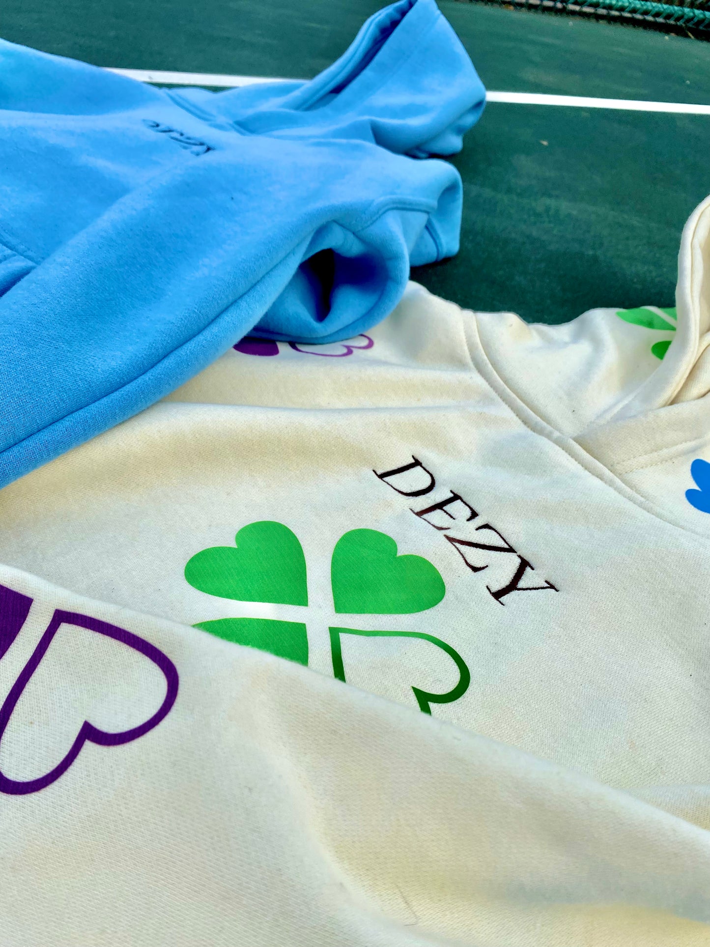 Dezy Hoodie in cream
